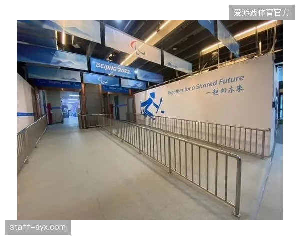 最终的胜利是“无障碍设施”这个词的消失：未来十年的理想体育建筑，将不再需要任何特殊标注，因为通用设计已内化为行业本能